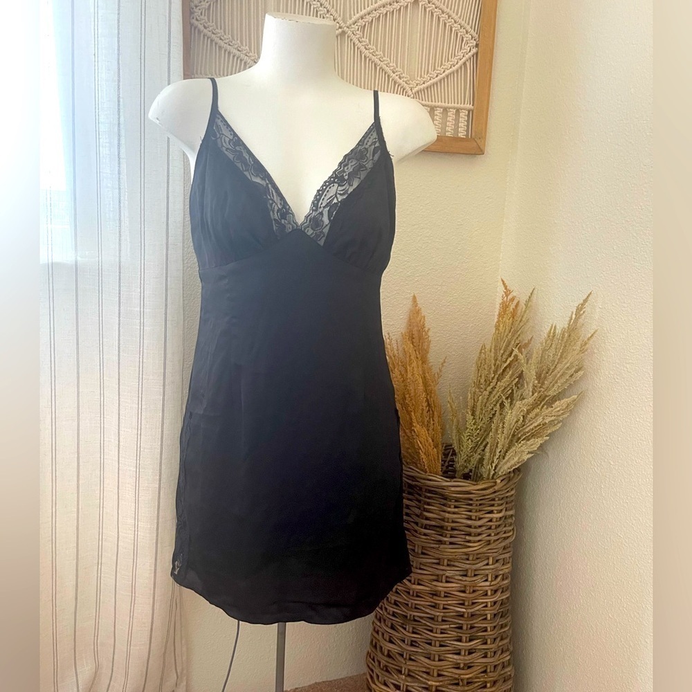 Princess Polly Black Size 6 Satin Dress with Lace Detail